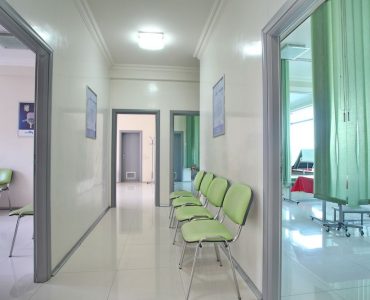 Preglede obavljamo u prijatnom ambijentu naših deset ustanova u Beogradu( tri opšte bolnice, pet domova zdravlja i dve poliknike), bez čekanja.