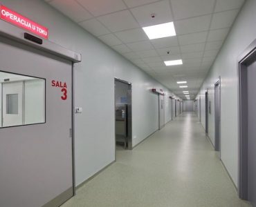 Hirurške intervencije obavljaju se u visokospecijalizovanom centru Euromedik, najsavremenijem i najvećem lancu privatnih zdravstvenih ustanova u Srbiji.